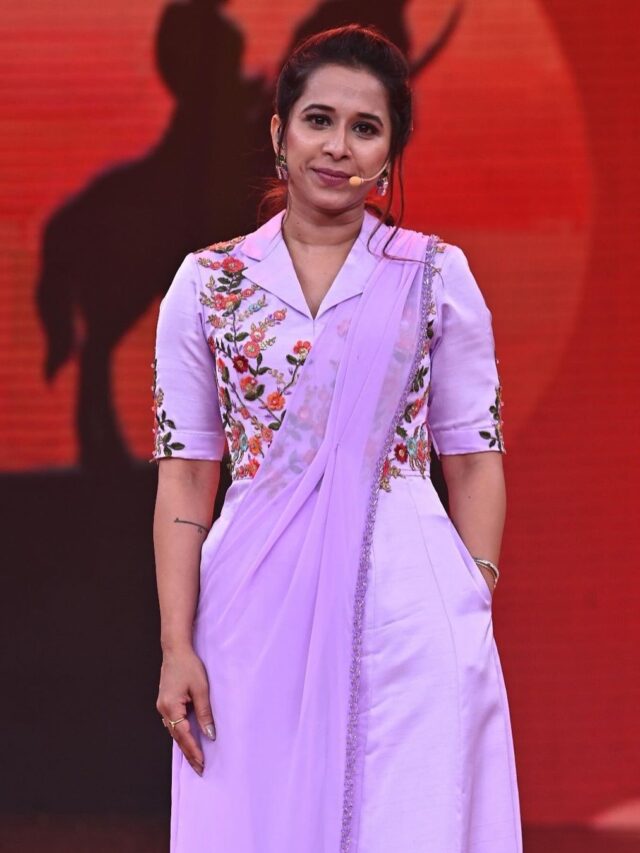 Shreya Bugde: ‘ड्रामा ज्युनिअर्स’च्या ग्रँड शुभारंभासाठी श्रेया बुगडेचा हटके लूक.