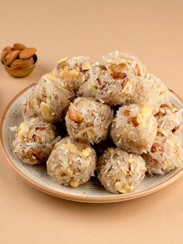 Dink Ladoo | हिवाळ्यात डिंक लाडू खाणे फायदेशीर आहे. चला तर जाणून घेऊया डिंकाचे लाडू खाण्याचे फायदे…