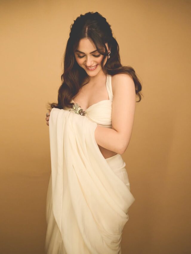 Aneet Padda | पुन्हा एकदा सैयारामधील अनित पद्डाच्या लूक्समुळे सगळीकडे एकच चर्चा रंगली आहे