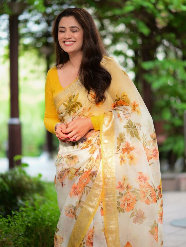 Girija Oak | अभिनेत्री गिरीजा ओकने पुन्हा एकदा तिच्या मनमोहक आणि सुंदर लूकने चाहत्यांना वेड लावलं आहे.